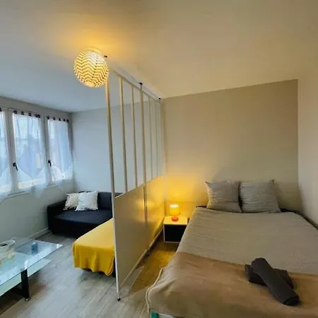 Le Geneslay - Parking Privee * Le Mans